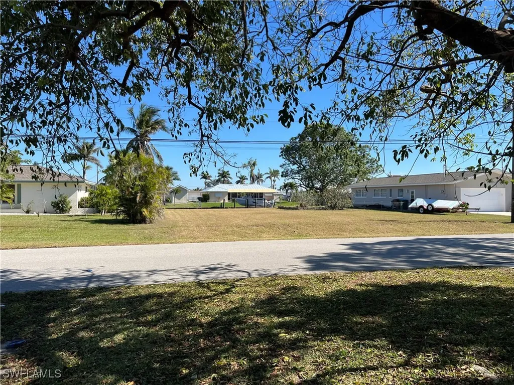 5235 SW 3rd Avenue Cape Coral FL 33914