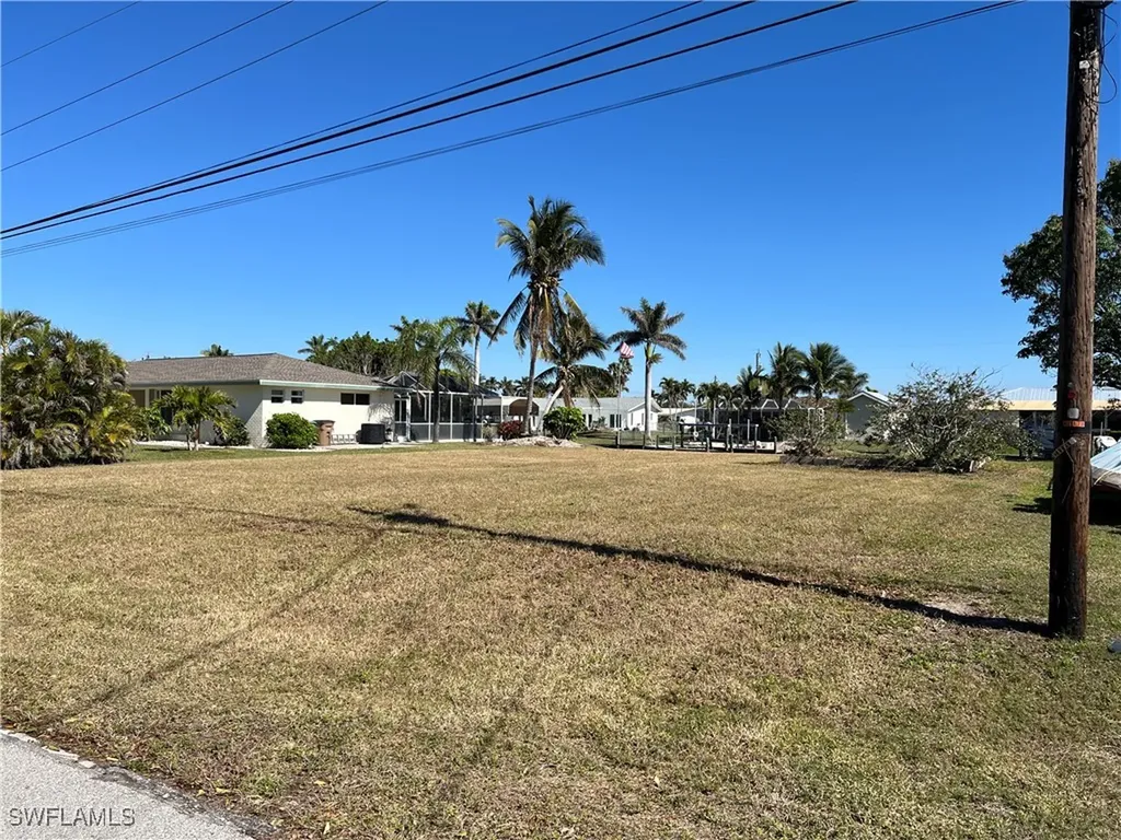 5235 SW 3rd Avenue Cape Coral FL 33914