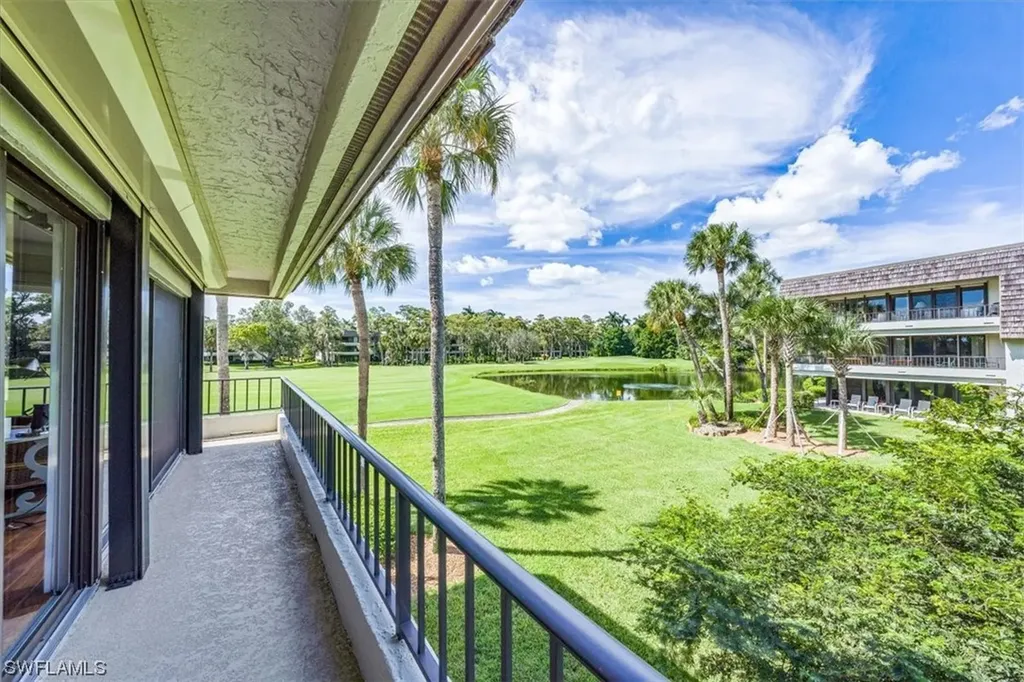 104 Clubhouse Drive Naples FL 34105