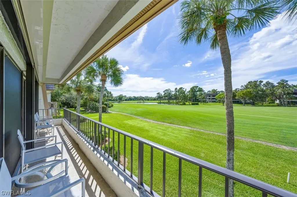 104 Clubhouse Drive Naples FL 34105