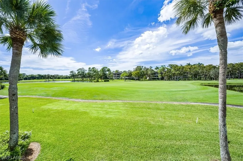 104 Clubhouse Drive Naples FL 34105