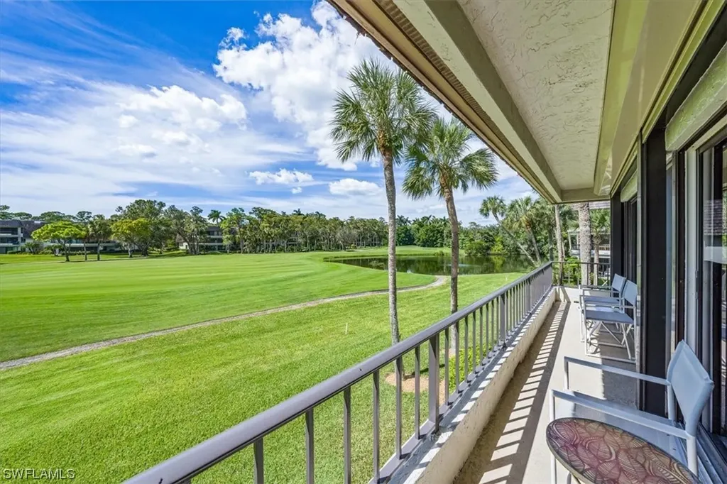 104 Clubhouse Drive Naples FL 34105