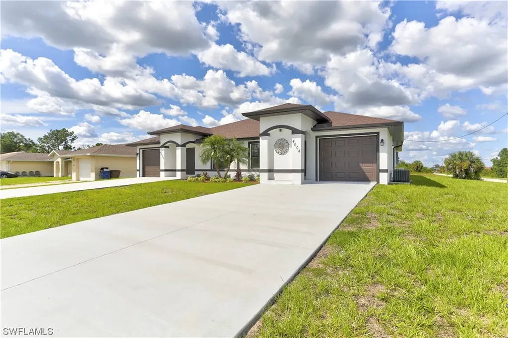 4892-4894 29th Street SW Lehigh Acres FL 33973