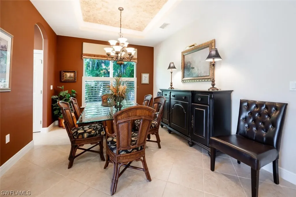 4723 Cerromar Drive Naples FL 34112