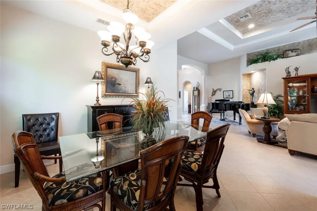 4723 Cerromar Drive Naples FL 34112