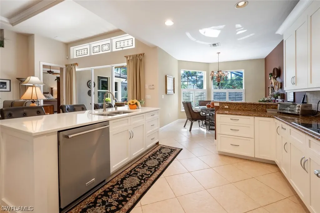 4723 Cerromar Drive Naples FL 34112