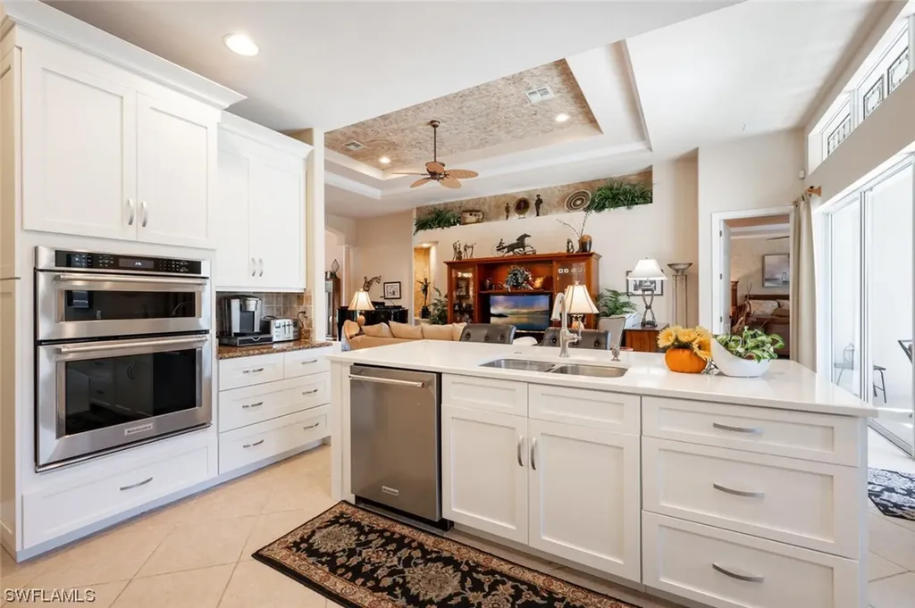 4723 Cerromar Drive Naples FL 34112