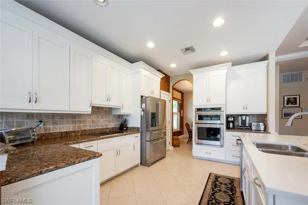 4723 Cerromar Drive Naples FL 34112