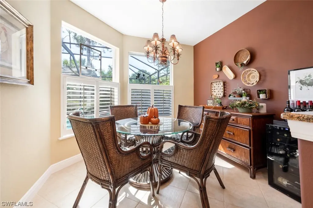 4723 Cerromar Drive Naples FL 34112