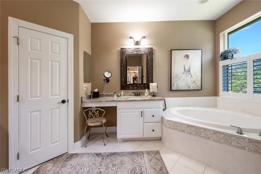 4723 Cerromar Drive Naples FL 34112