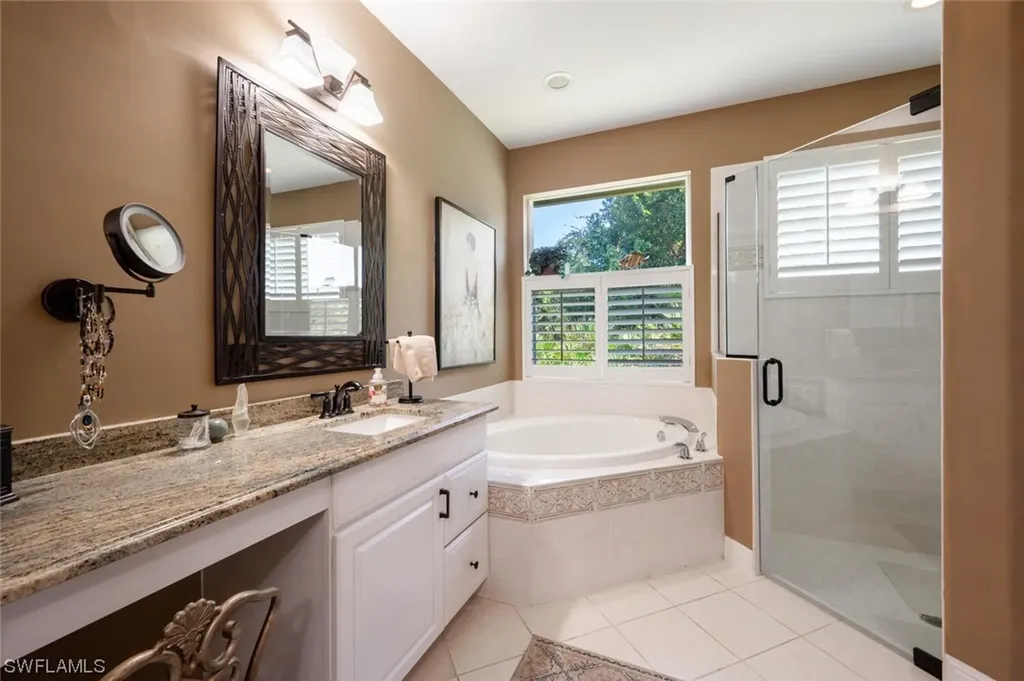4723 Cerromar Drive Naples FL 34112