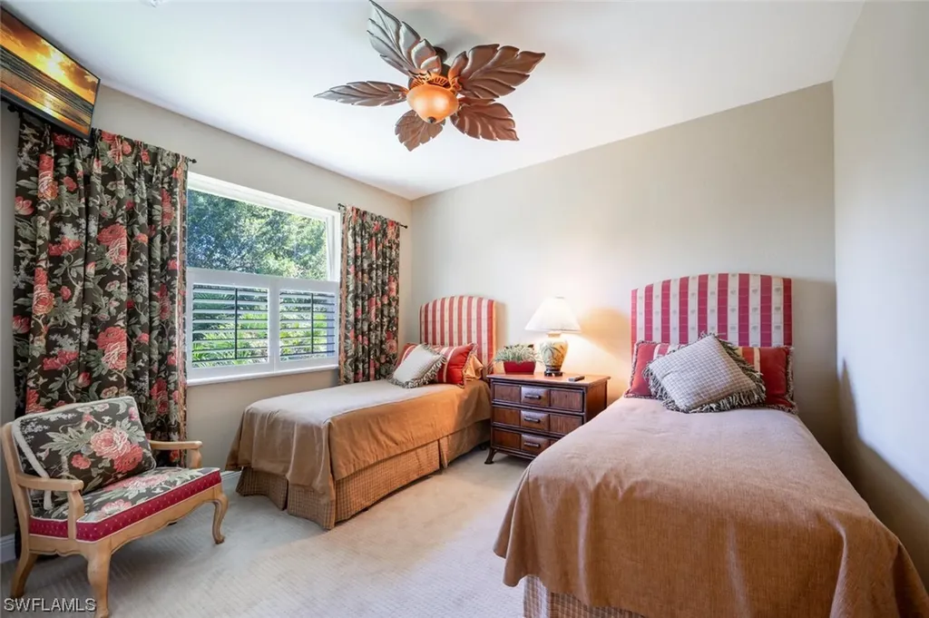 4723 Cerromar Drive Naples FL 34112