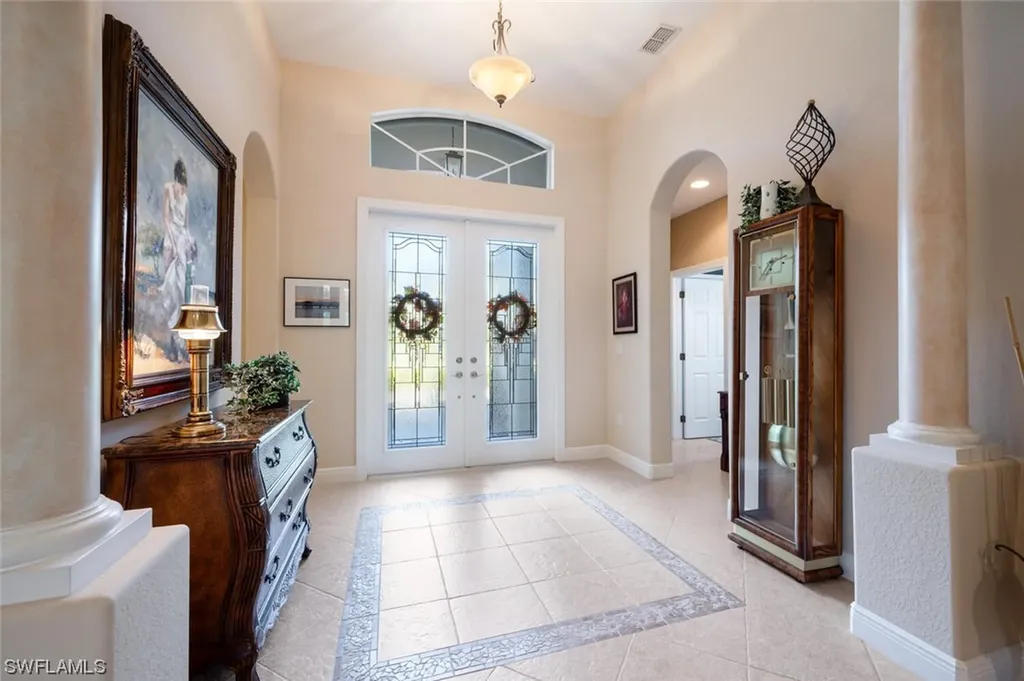4723 Cerromar Drive Naples FL 34112