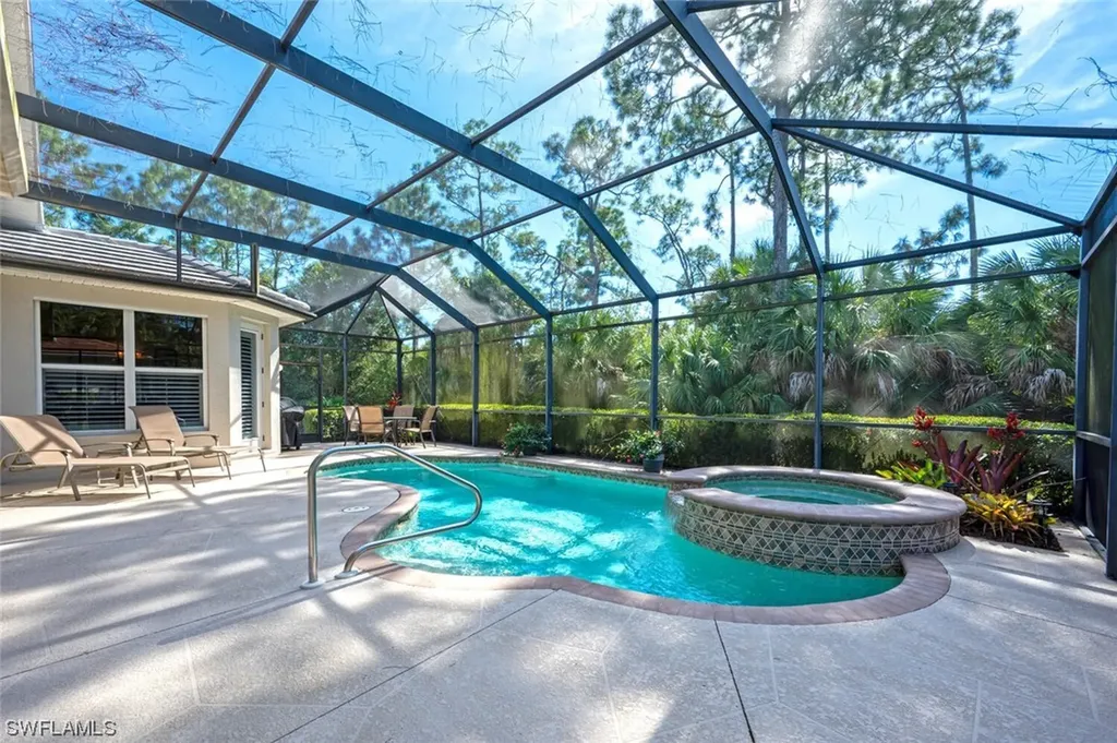 4723 Cerromar Drive Naples FL 34112