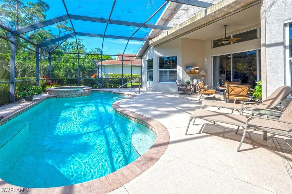 4723 Cerromar Drive Naples FL 34112