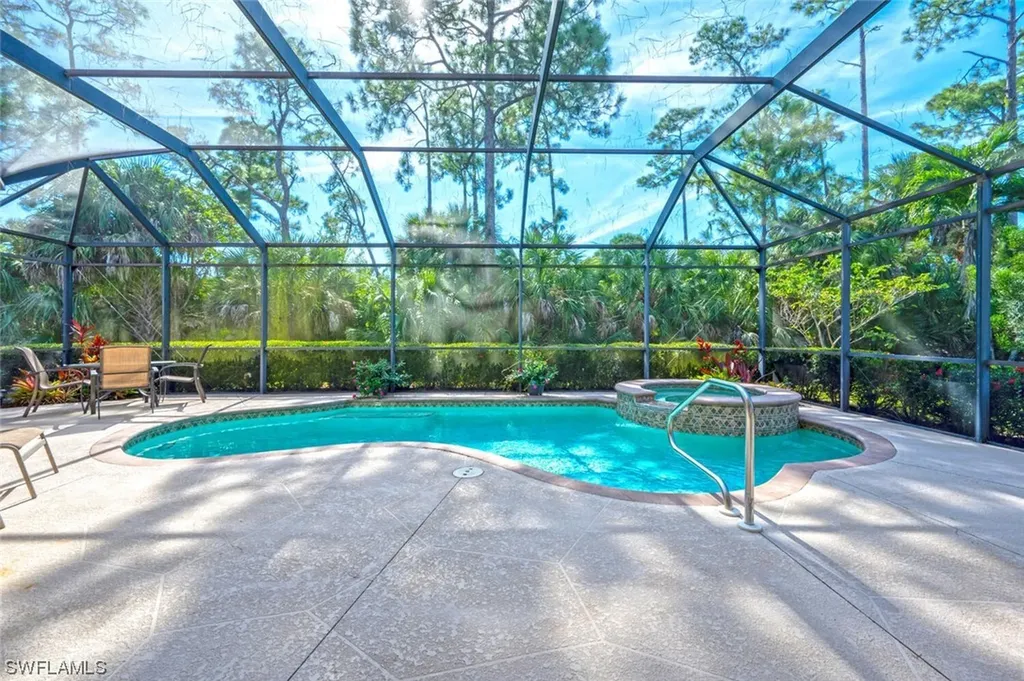 4723 Cerromar Drive Naples FL 34112