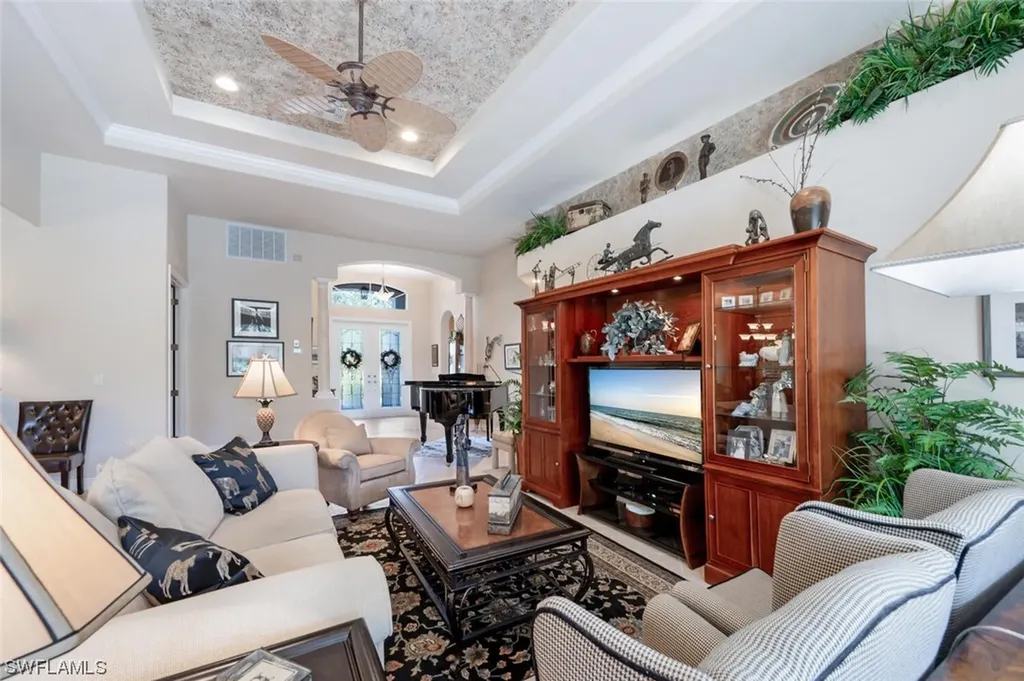 4723 Cerromar Drive Naples FL 34112