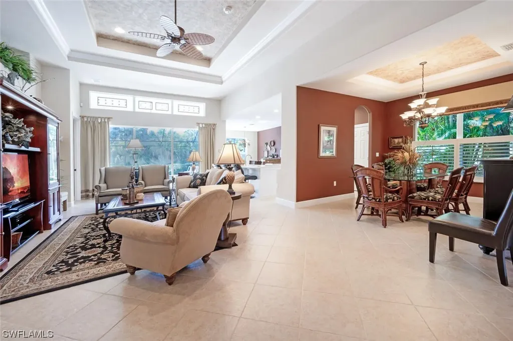 4723 Cerromar Drive Naples FL 34112