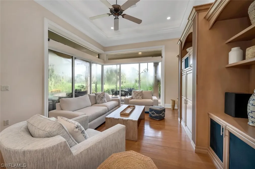 999 Barcarmil Way Naples FL 34110