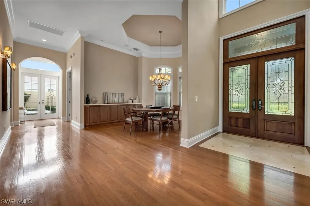 999 Barcarmil Way Naples FL 34110