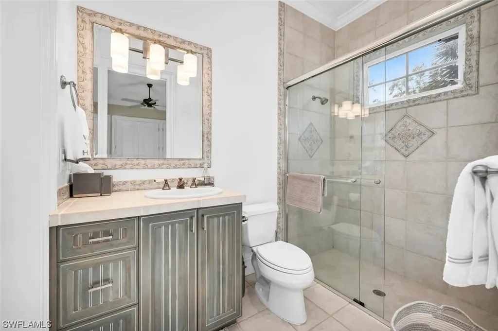 999 Barcarmil Way Naples FL 34110