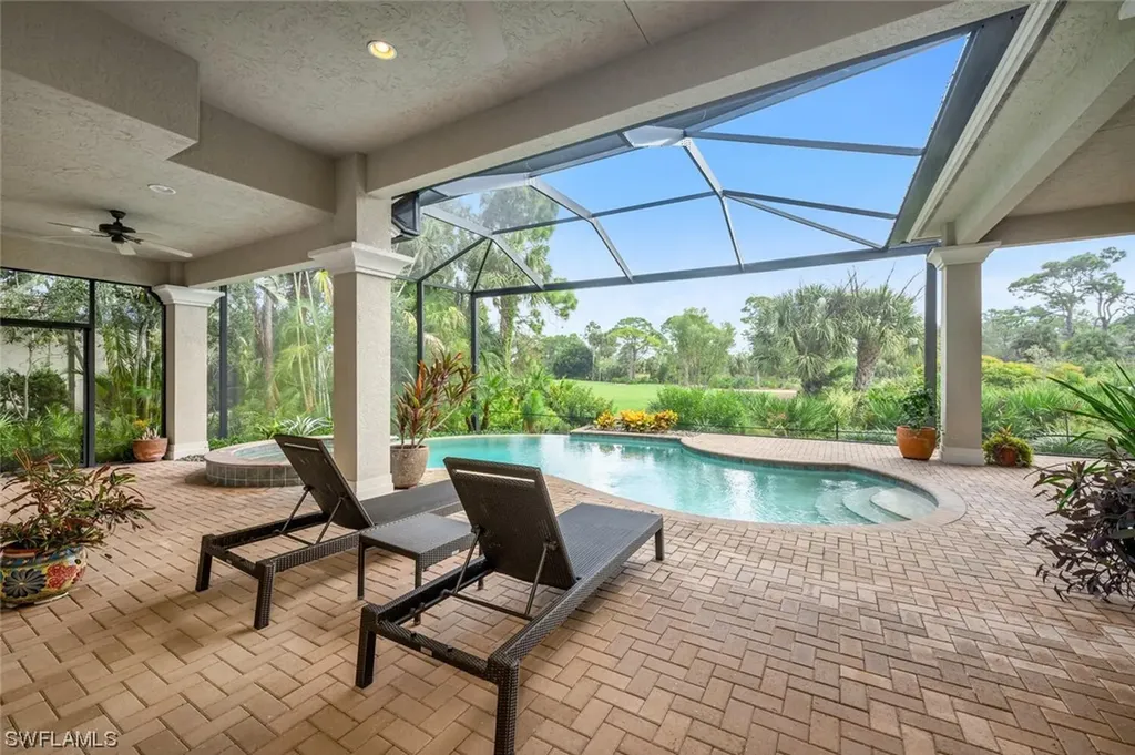 999 Barcarmil Way Naples FL 34110