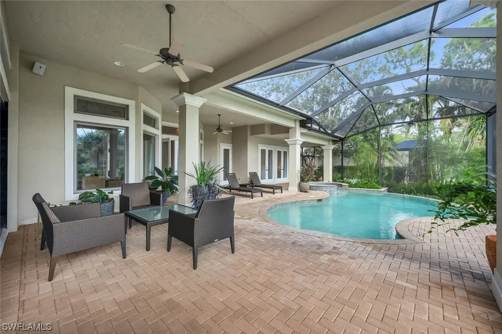 999 Barcarmil Way Naples FL 34110