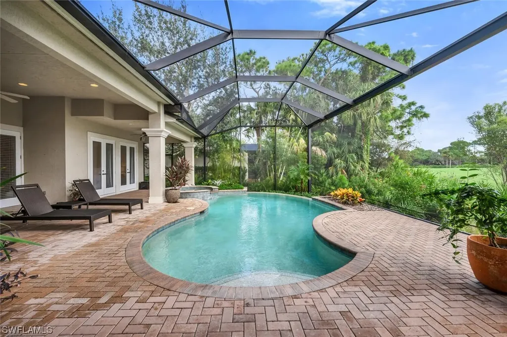999 Barcarmil Way Naples FL 34110