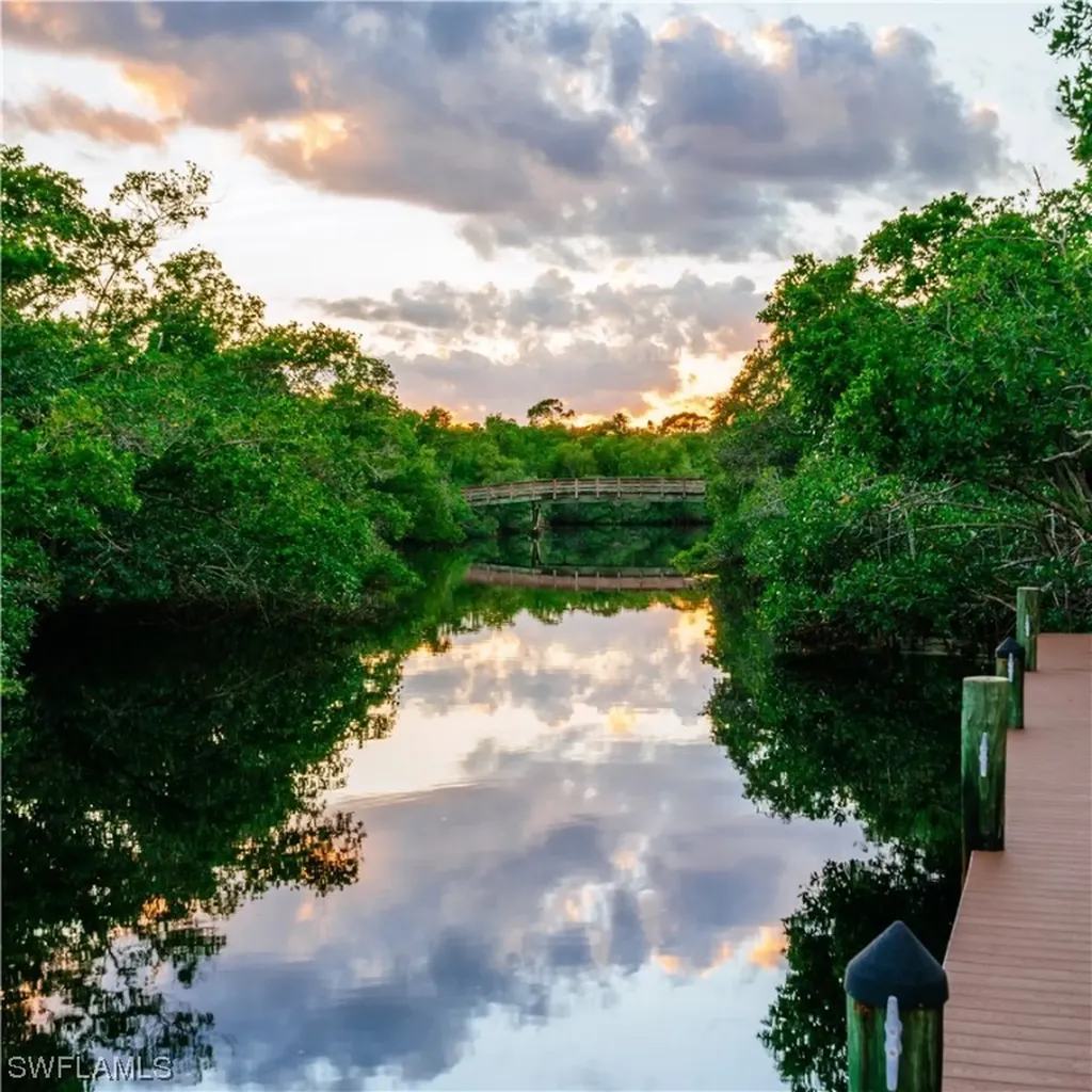 999 Barcarmil Way Naples FL 34110