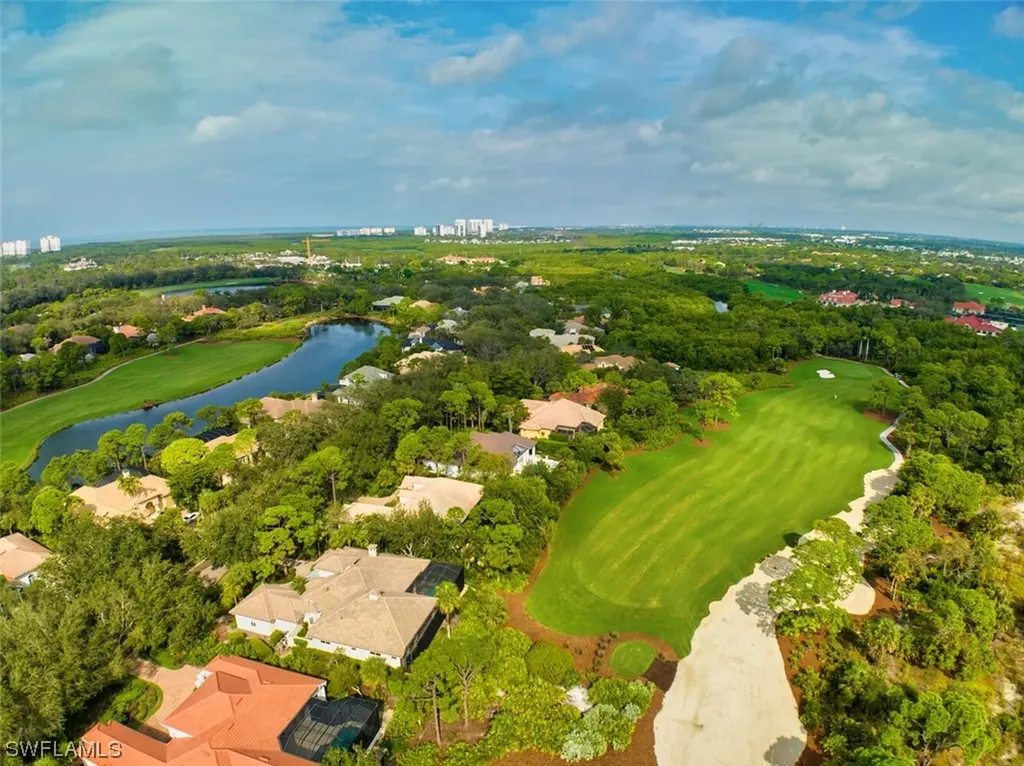 999 Barcarmil Way Naples FL 34110
