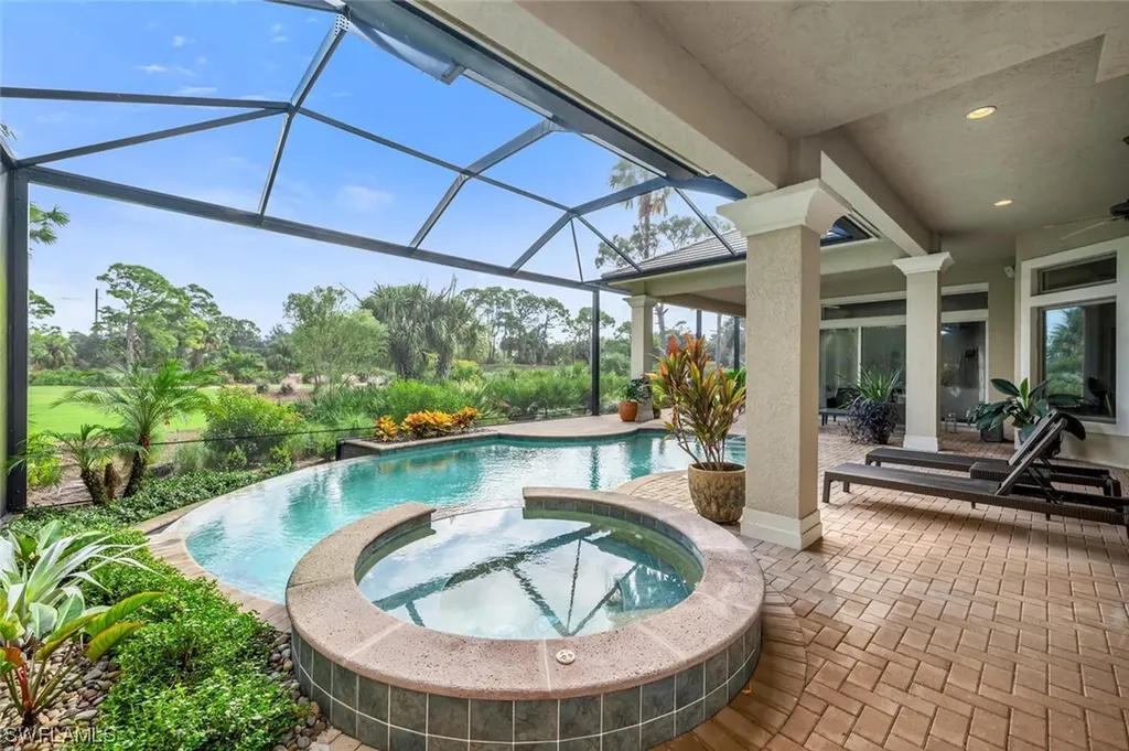 999 Barcarmil Way Naples FL 34110