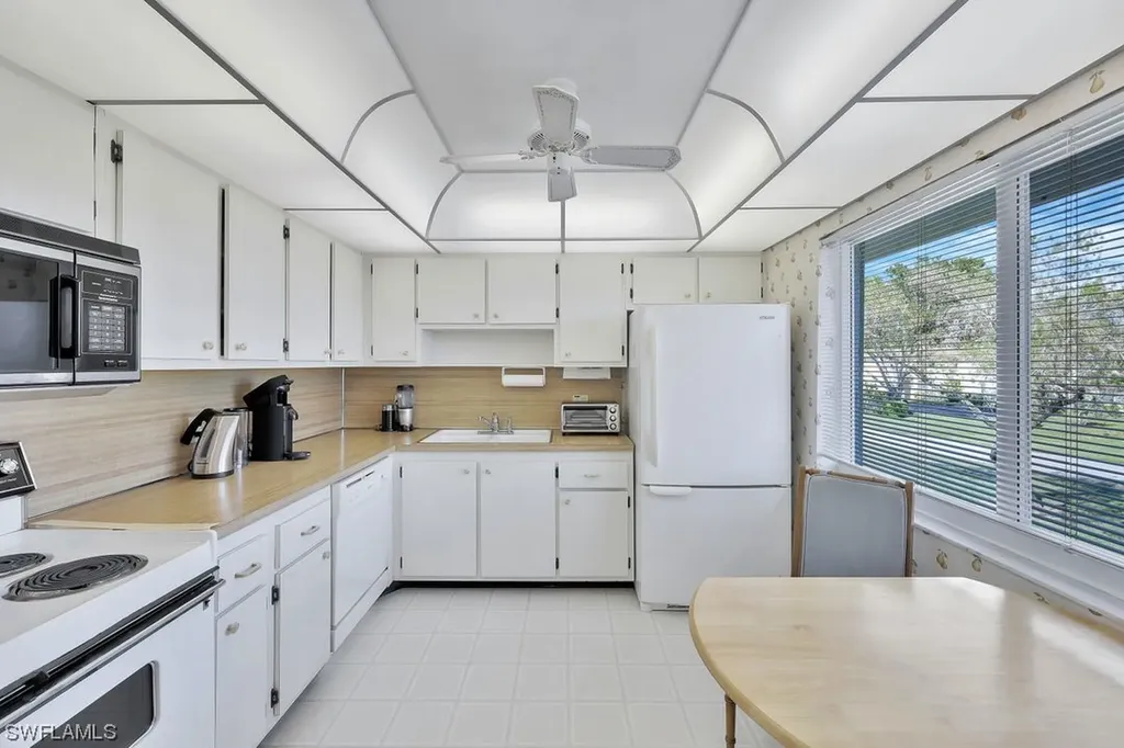 681 Teryl Road Naples FL 34112