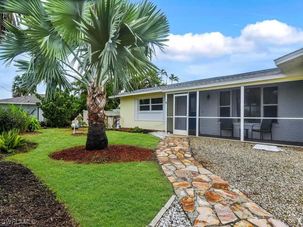 4112 SE 10th Place Cape Coral FL 33904