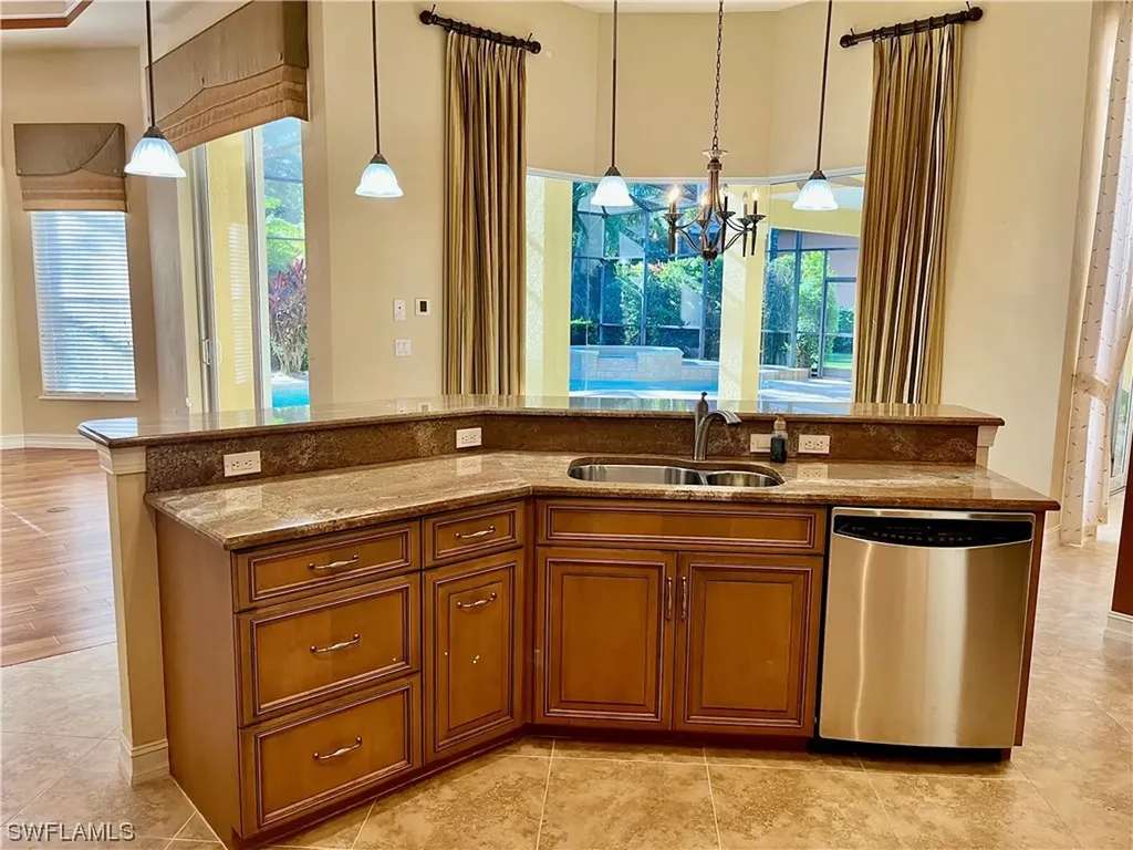 7630 Palmer Court Naples FL 34113