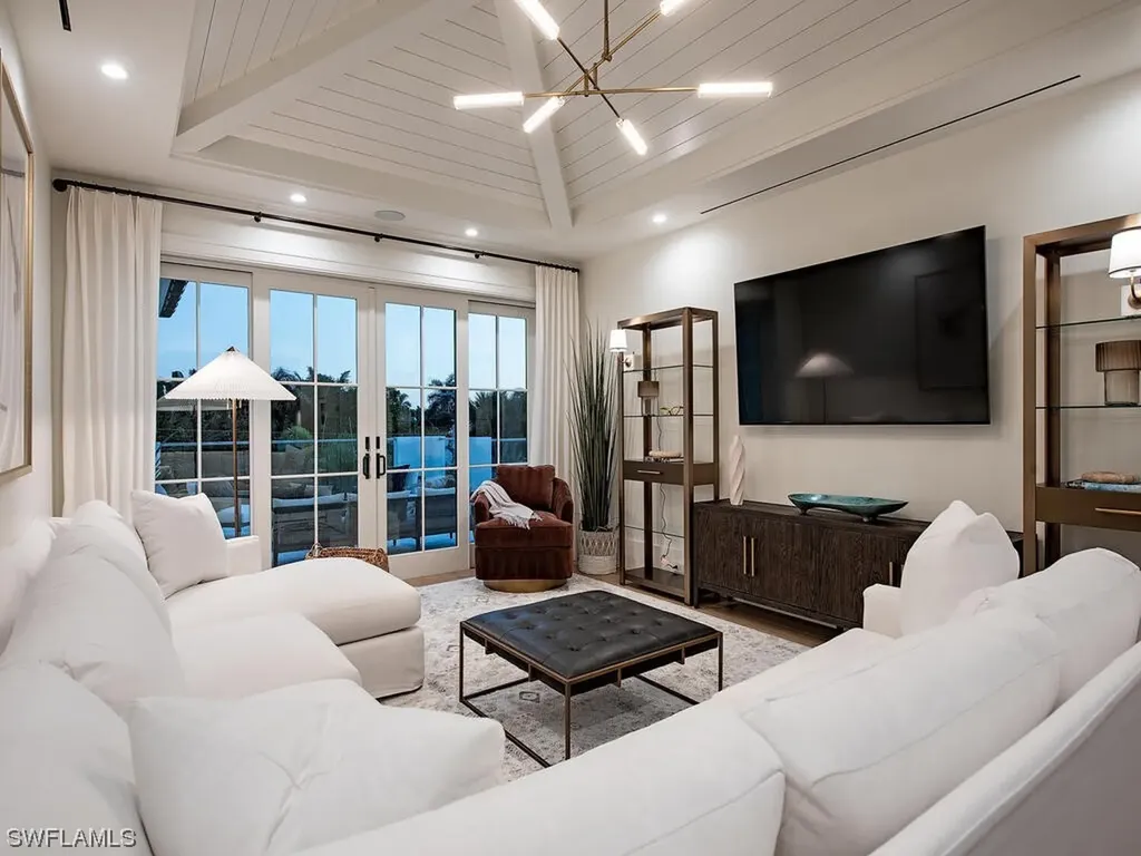 626 S Golf Drive Naples FL 34102