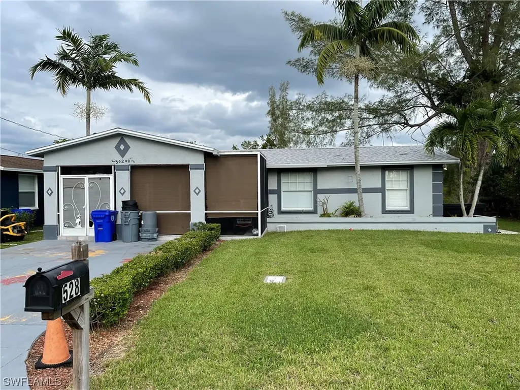 528 14th Street N Naples FL 34102