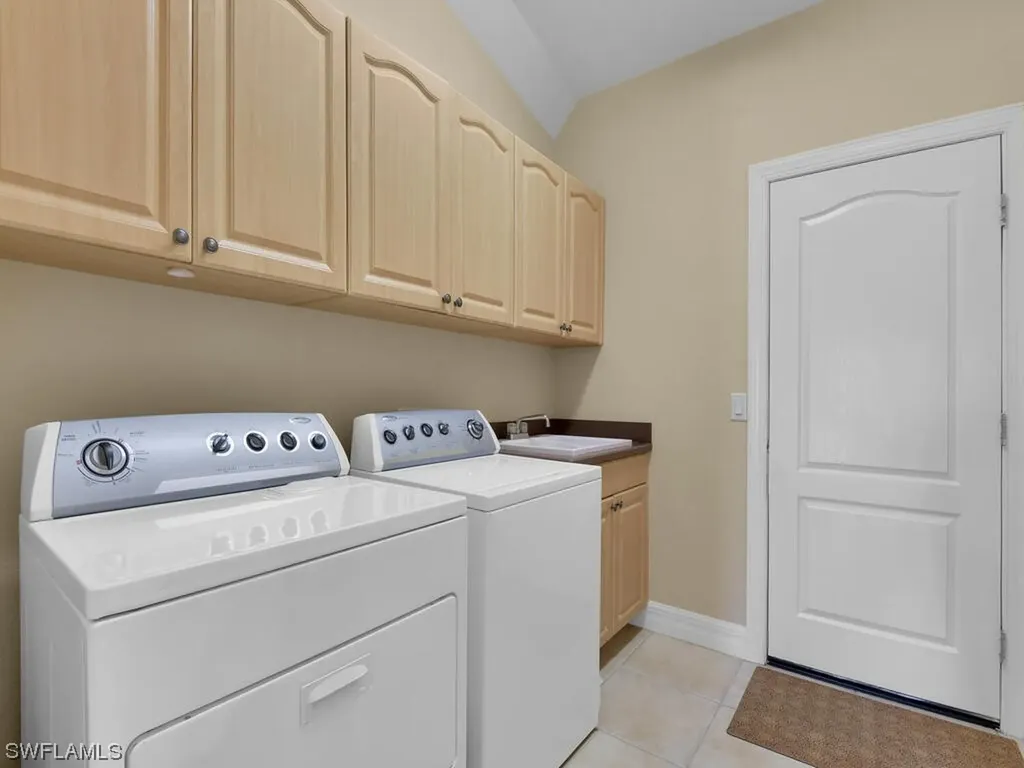 1001 NW 37th Avenue Cape Coral FL 33993