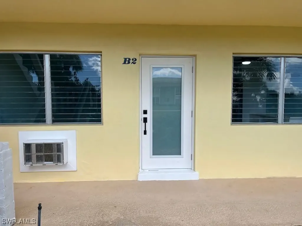 473 12th Avenue S Naples FL 34102