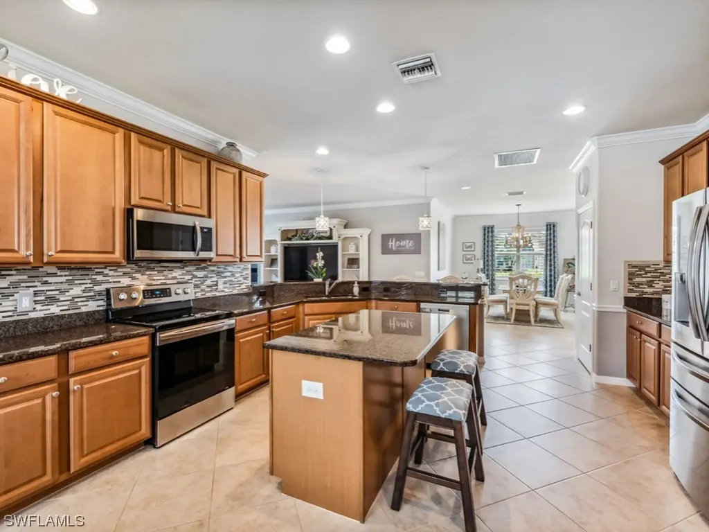 8050 Princeton Drive Naples FL 34104