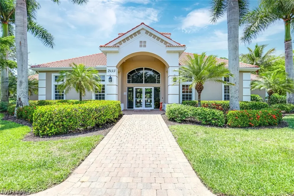 7781 Hawthorne Drive Naples FL 34113