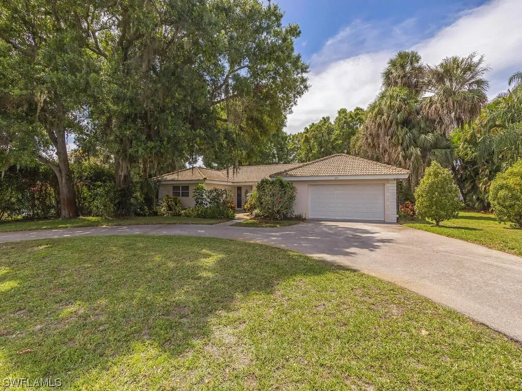 277 Burning Tree Drive Naples FL 34105