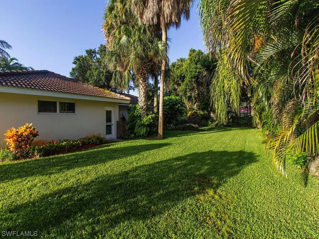 277 Burning Tree Drive Naples FL 34105