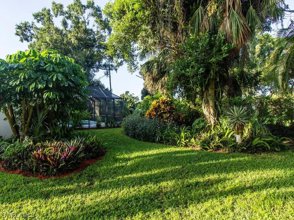 277 Burning Tree Drive Naples FL 34105