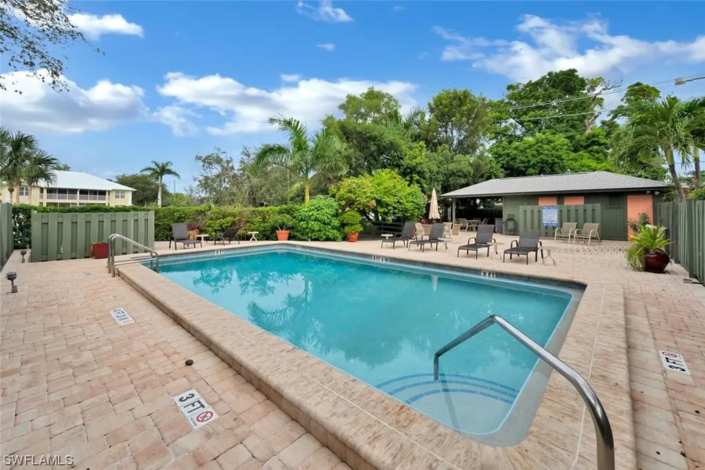 1245 Solana Road Naples FL 34103