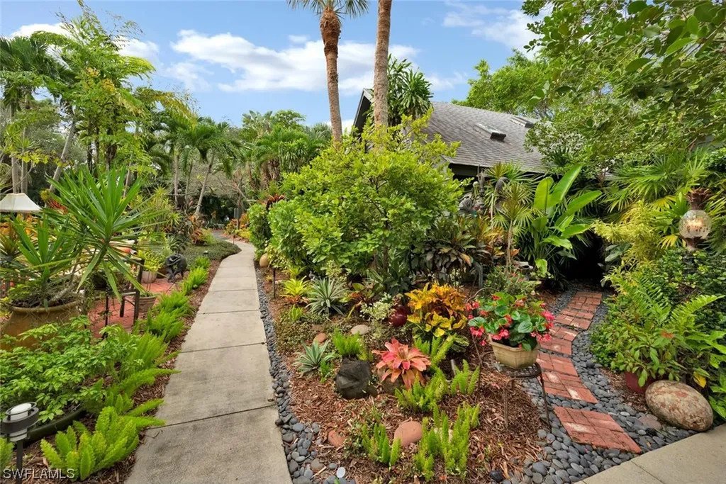 1245 Solana Road Naples FL 34103