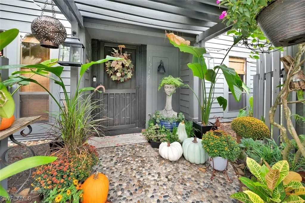 1245 Solana Road Naples FL 34103
