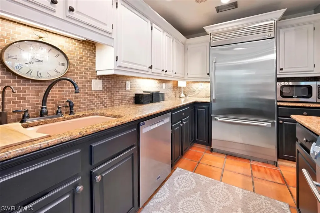 1245 Solana Road Naples FL 34103