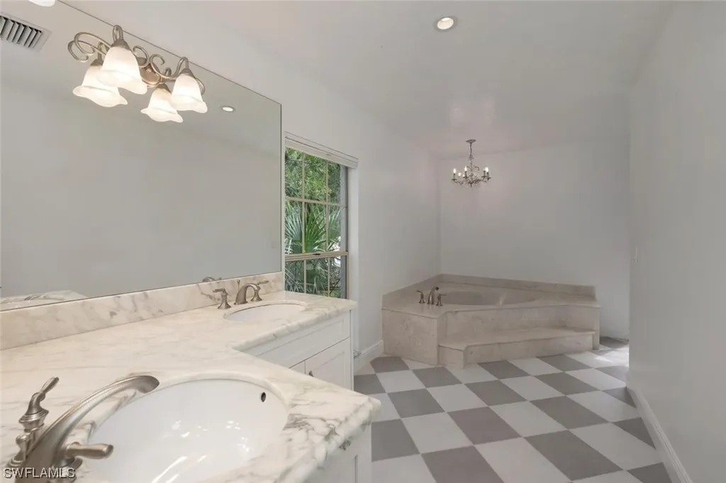 452 Sharwood Drive Naples FL 34110