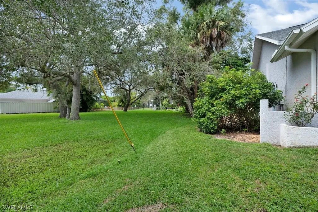 452 Sharwood Drive Naples FL 34110