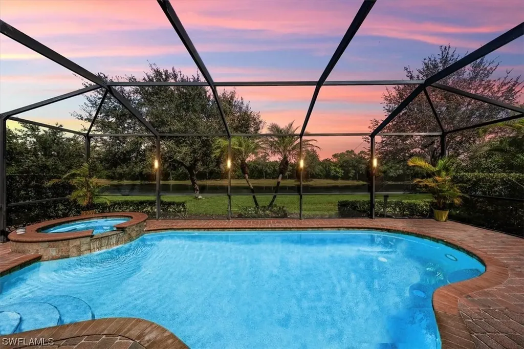 3022 Aviamar Circle Naples FL 34114